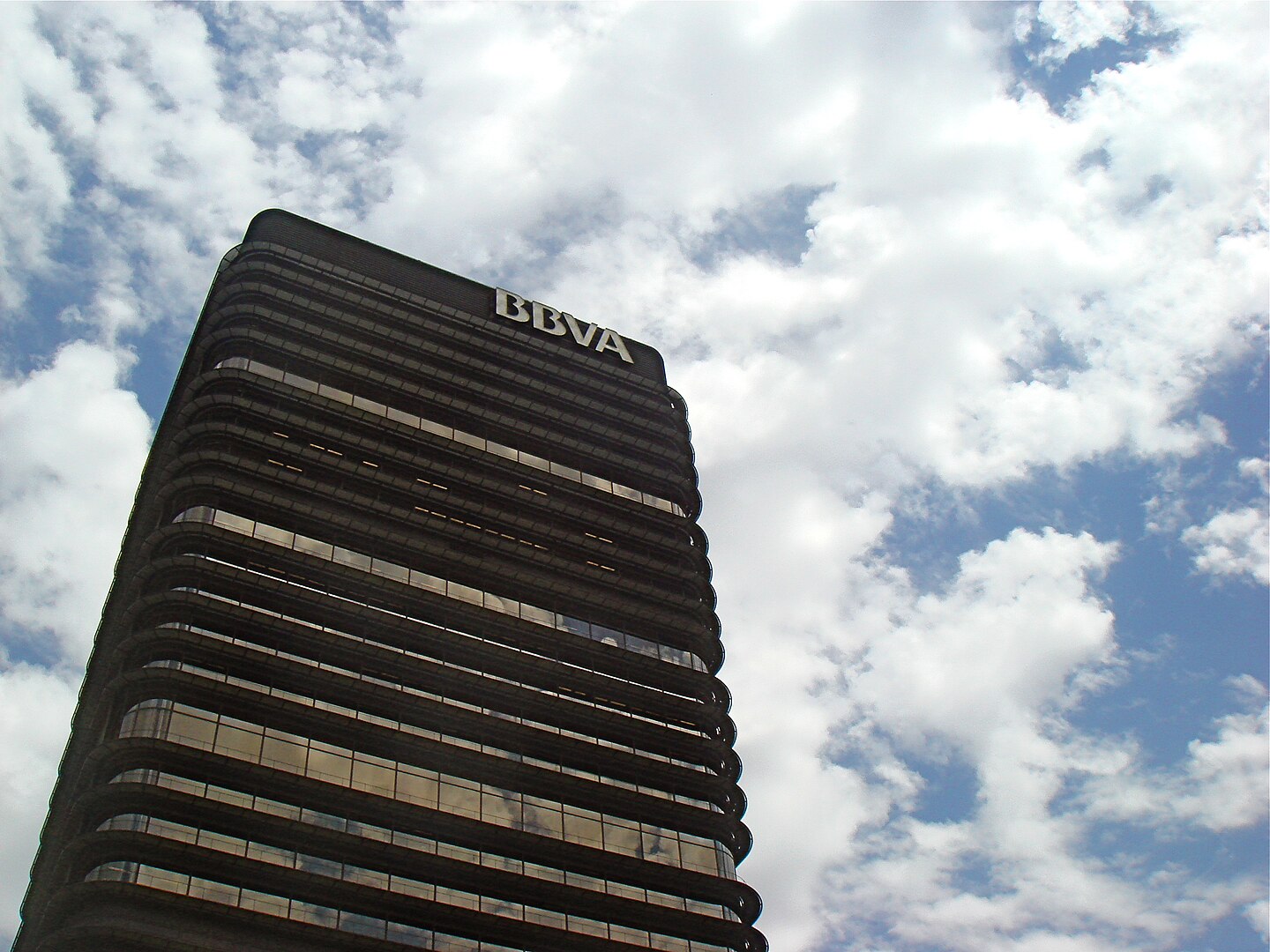 Fachada de Castellana, 81